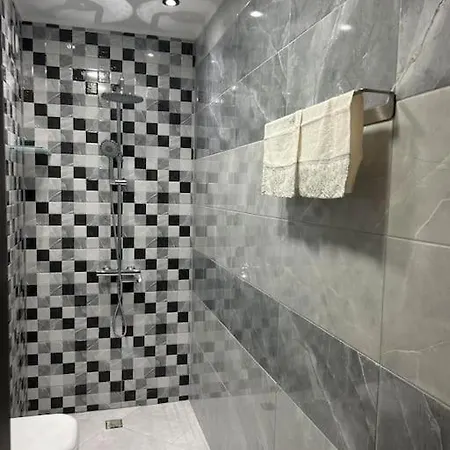 злато изглед море